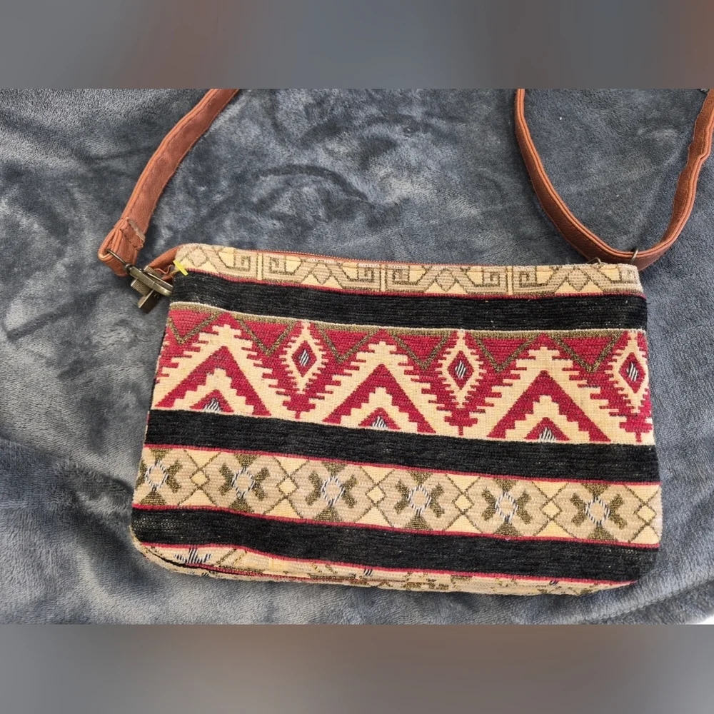 Geometric Patterned Crossbody Bag in Brown and Red